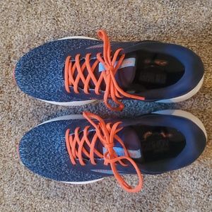 Brooks Range 2 womens sneakers